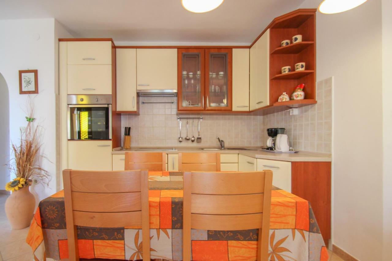 Alenka Orange Apartment Новиград Екстериор снимка