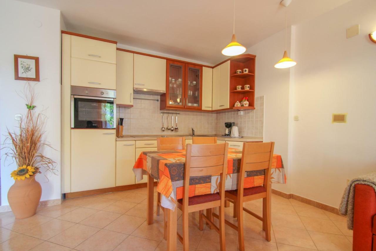 Alenka Orange Apartment Новиград Екстериор снимка