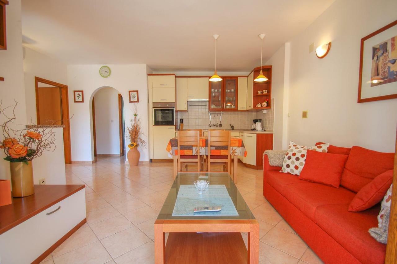 Alenka Orange Apartment Новиград Екстериор снимка