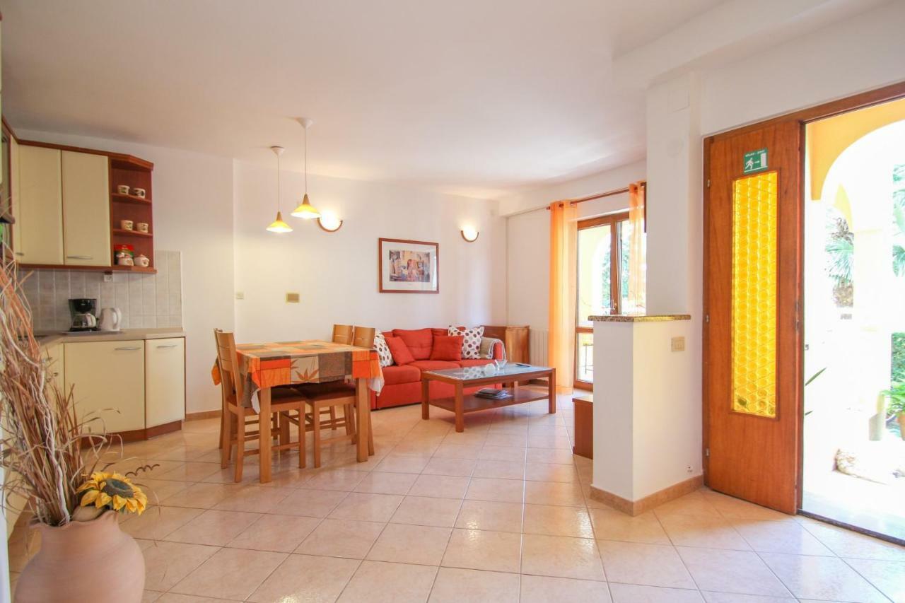 Alenka Orange Apartment Новиград Екстериор снимка