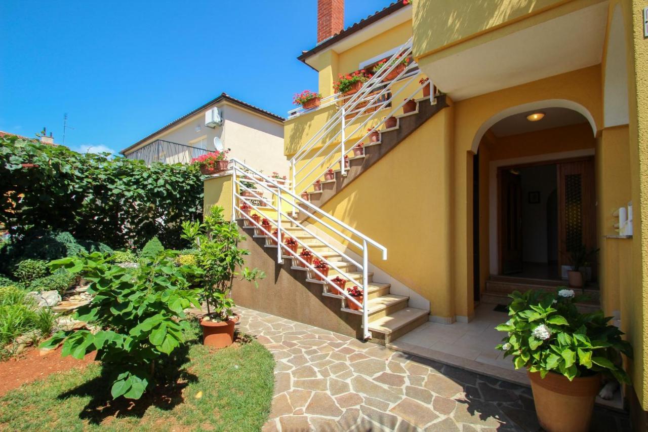 Alenka Orange Apartment Новиград Екстериор снимка