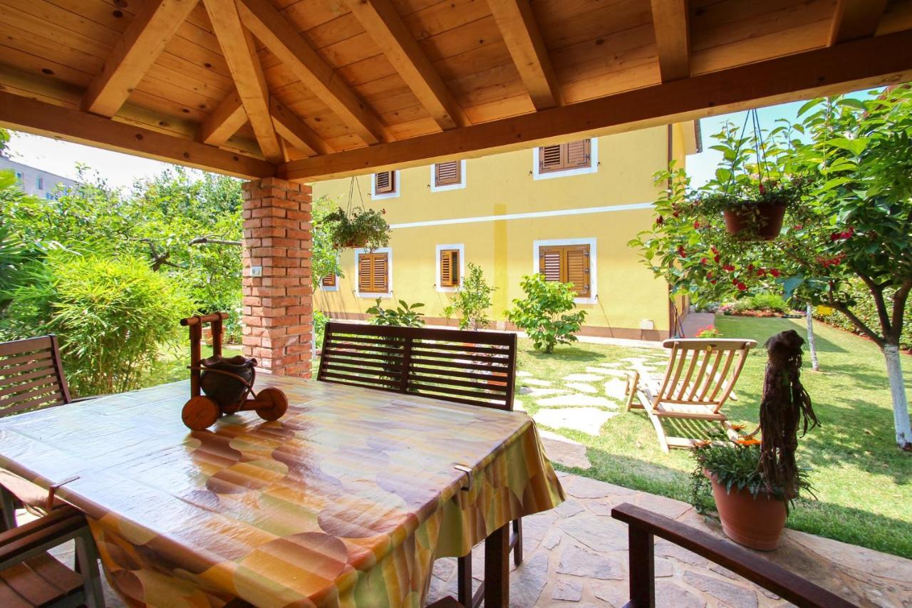 Alenka Orange Apartment Новиград Екстериор снимка
